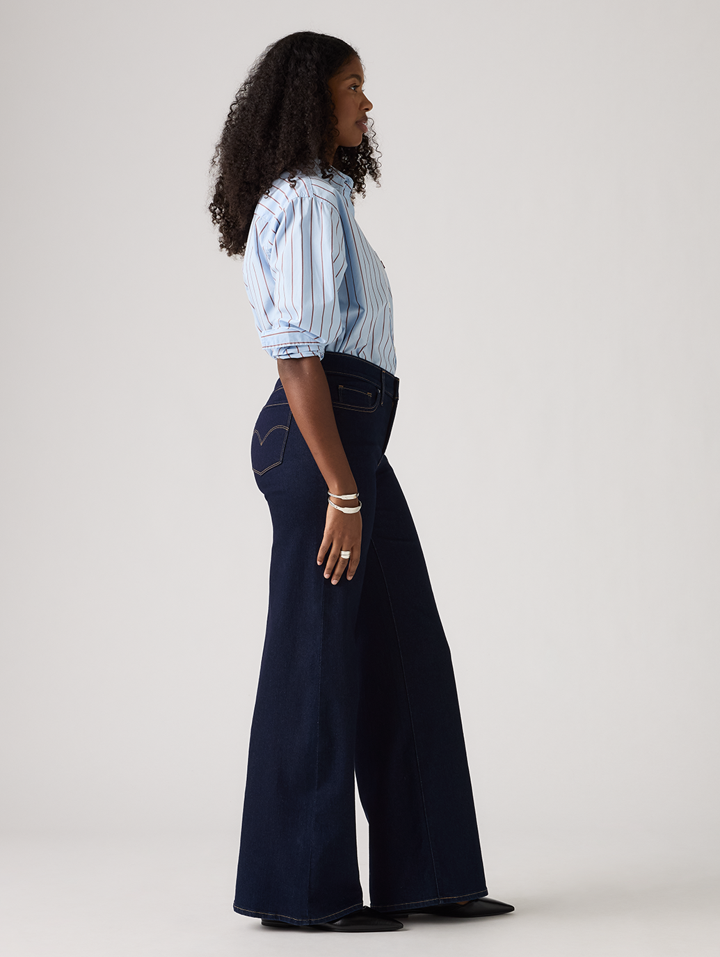 318™ シェーピング ワイドレッグ ジーンズ