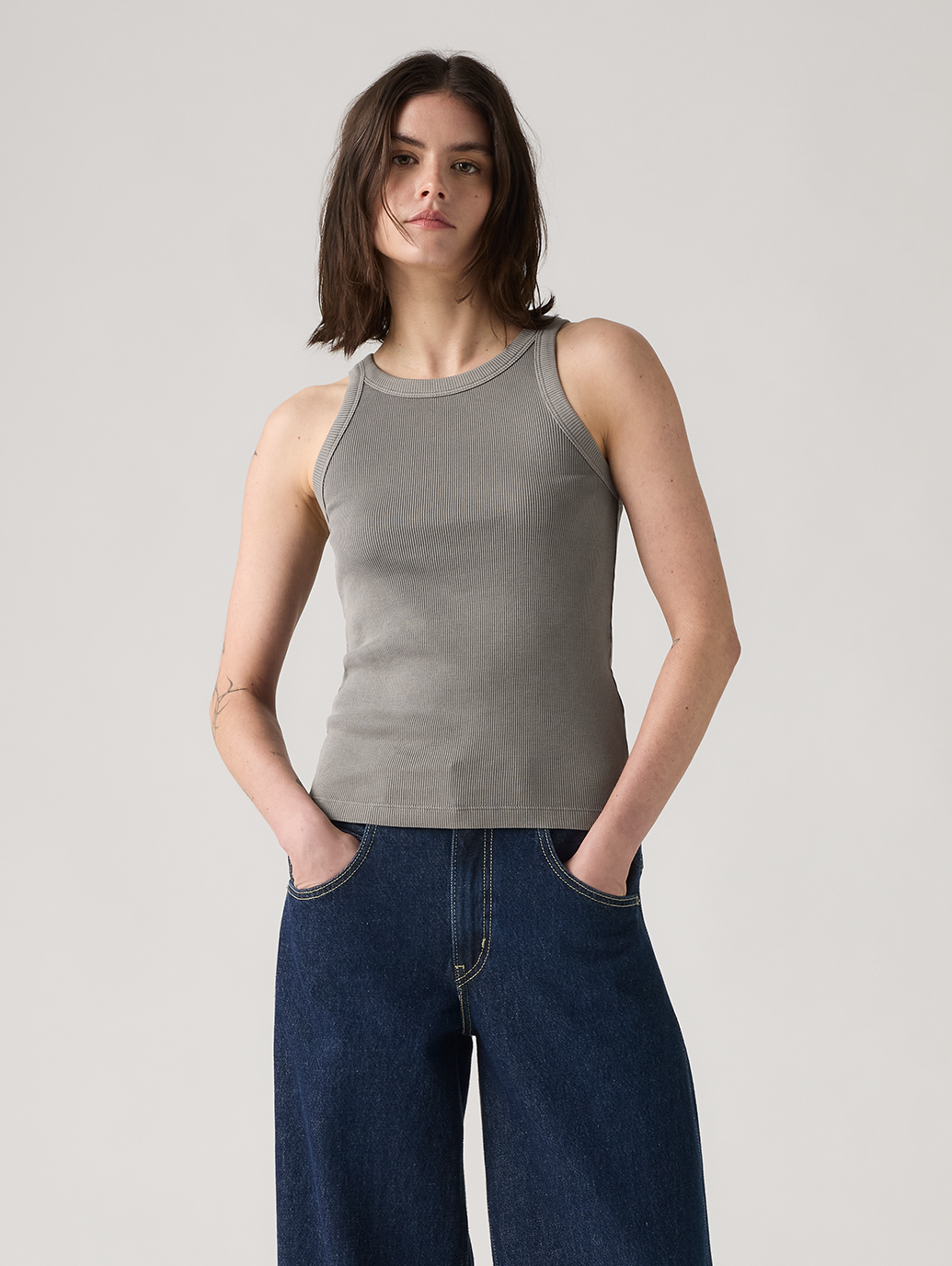 エッセンシャル レーサー タンクトップ